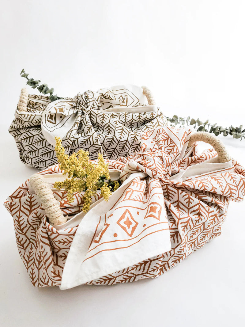 Bread Warmer + Basket with Tea Towel - Owl Oval Serveware Korissa 
