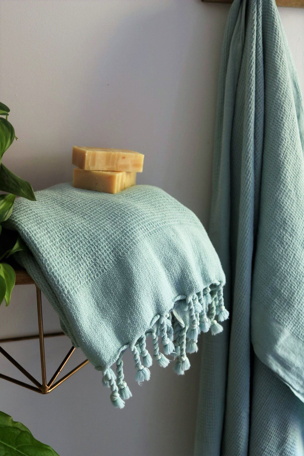 https://www.madetrade.com/cdn/shop/products/anatoli-co-waffle-weave-turkish-towel-powder-blue-turkish-towels-anatoli-co-133035_1024x.jpg?v=1602472754