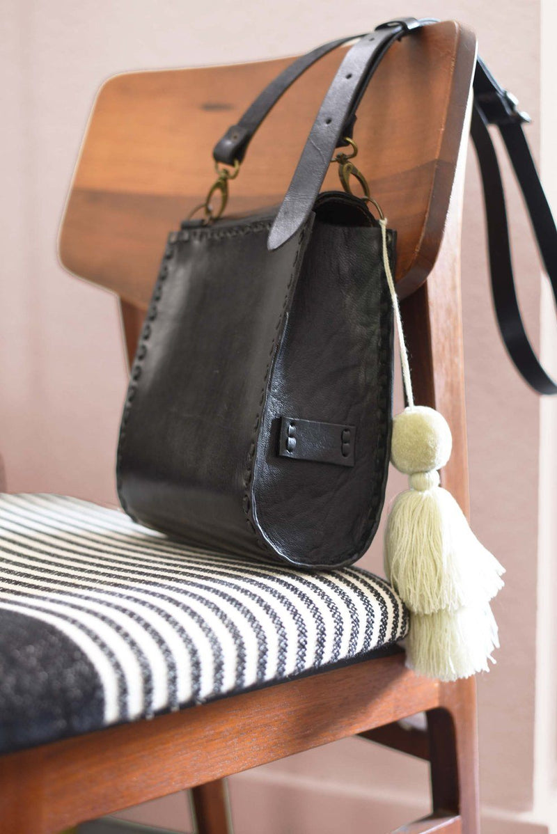 Essentials Handbag Bags Purse & Clutch 