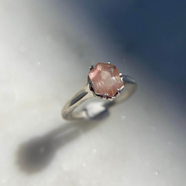 Oregon Sunstone Solitaire Ring – BRITTA AMBAUEN